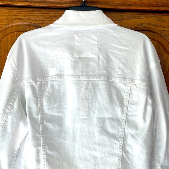 Brand New Michael Kors White Jean Jacket Gold Tone Button Up Frayed Base - Picture 5 of 13